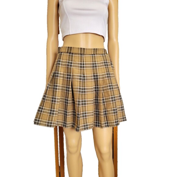 wild fable Dresses & Skirts - M Wild Fable Tan, Black, White Plaid Pleated Skirt Broken Zipper